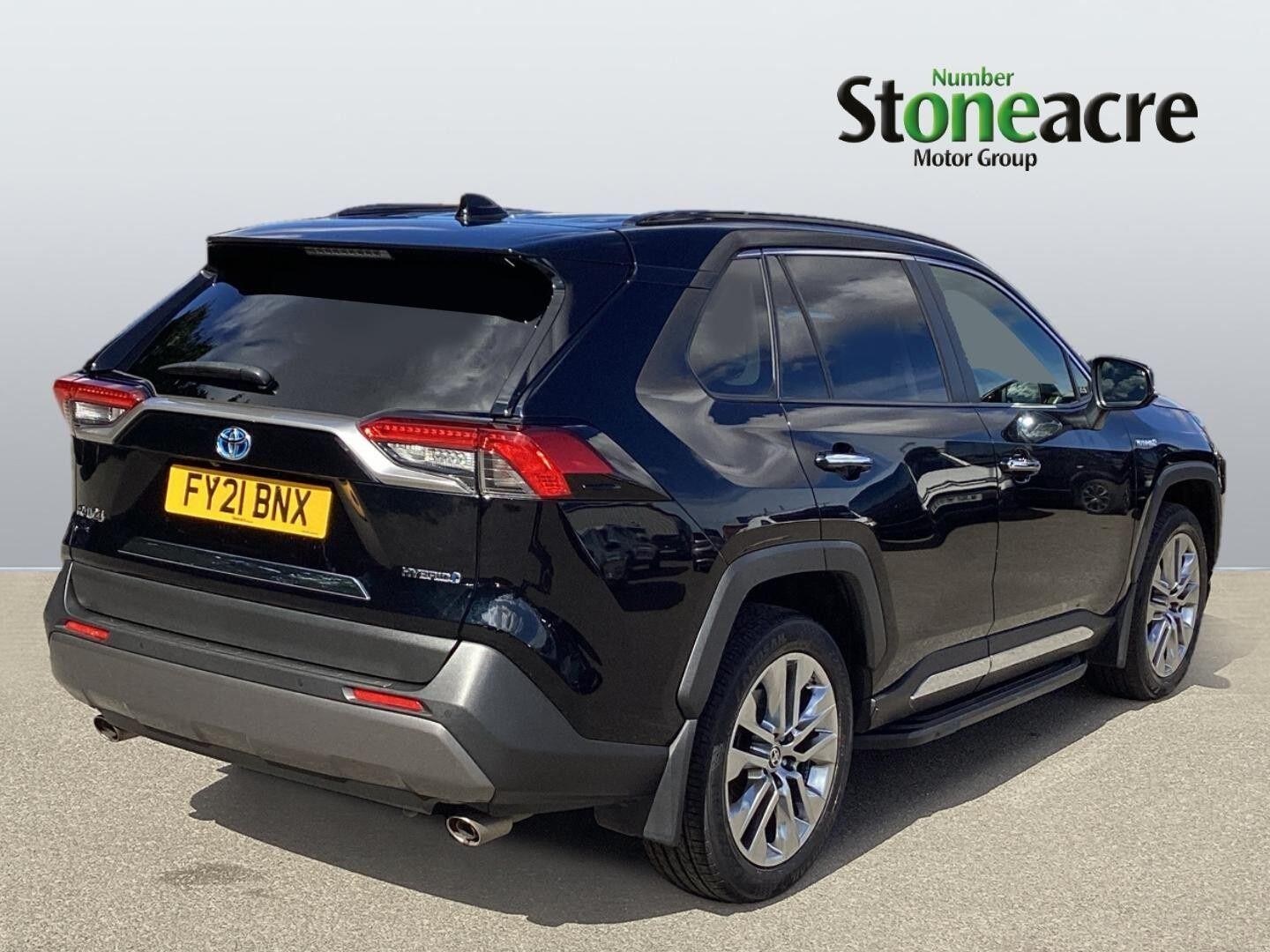 Toyota RAV4 Image 2