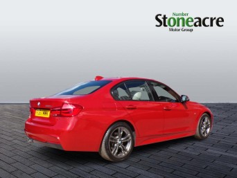 BMW 3 Series 2.0 320d M Sport Euro 6 (s/s) 4dr FL67MMK Image 3
