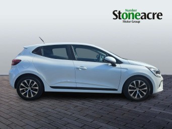 Renault Clio Iconic TCe 90 MY21.5 YT71CSZ Image 2