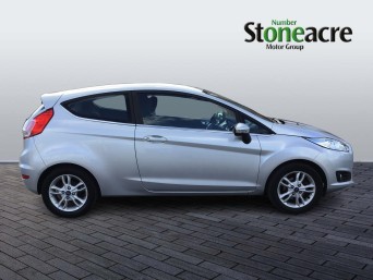 Ford Fiesta 1.0 EcoBoost Zetec 3dr YH65EDX Image 2