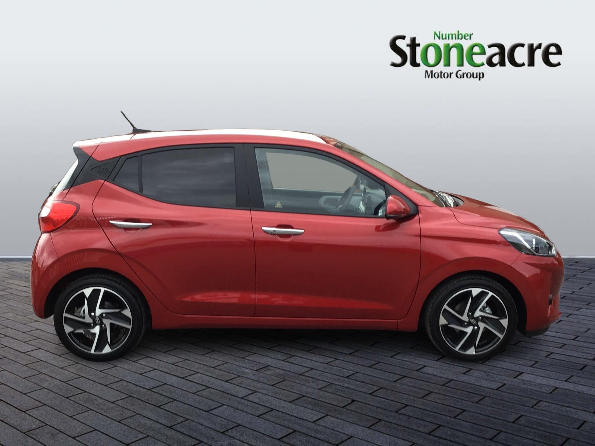 Hyundai i10 Image 2