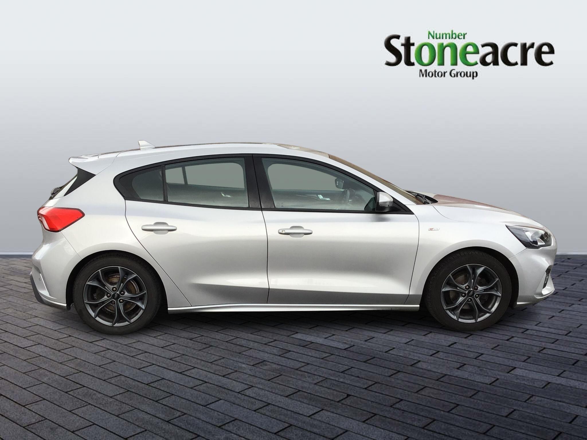 Ford Focus Image 2