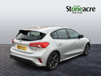 Ford Focus 1.0T EcoBoost ST-Line Euro 6 (s/s) 5dr BK20KFC Image 3