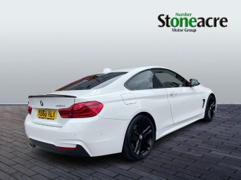 BMW 4 Series 420i M Sport Coupe YE68YLY Image 3