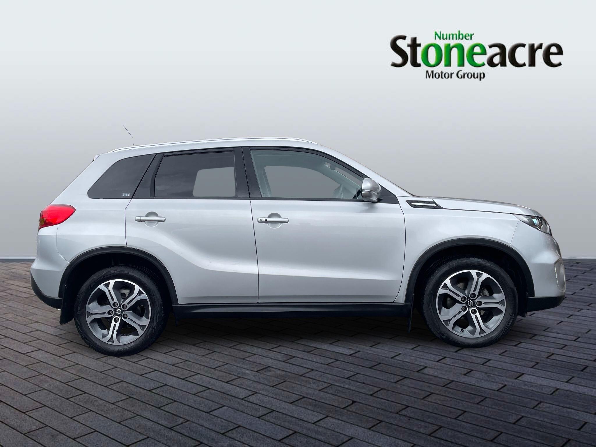 Suzuki Vitara Image 2