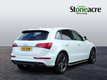 Audi Q5 2.0 TFSI S line Plus Tiptronic quattro Euro 6 (s/s) 5dr BP64NHM Image 3
