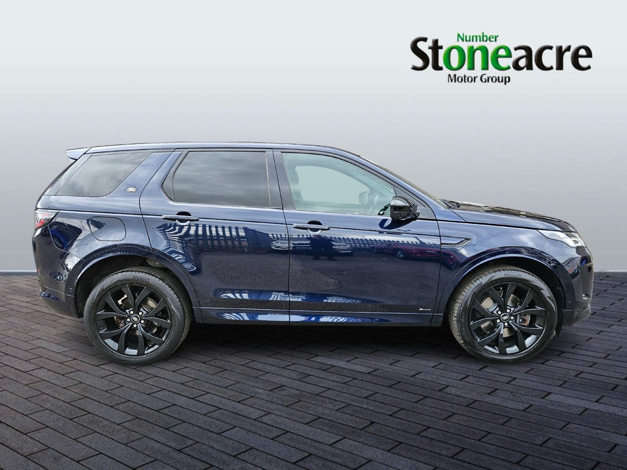 Land Rover Discovery Sport Image 2
