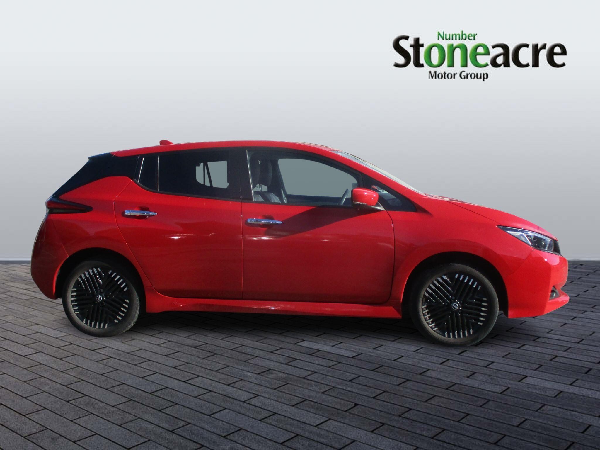 Nissan LEAF Image 2