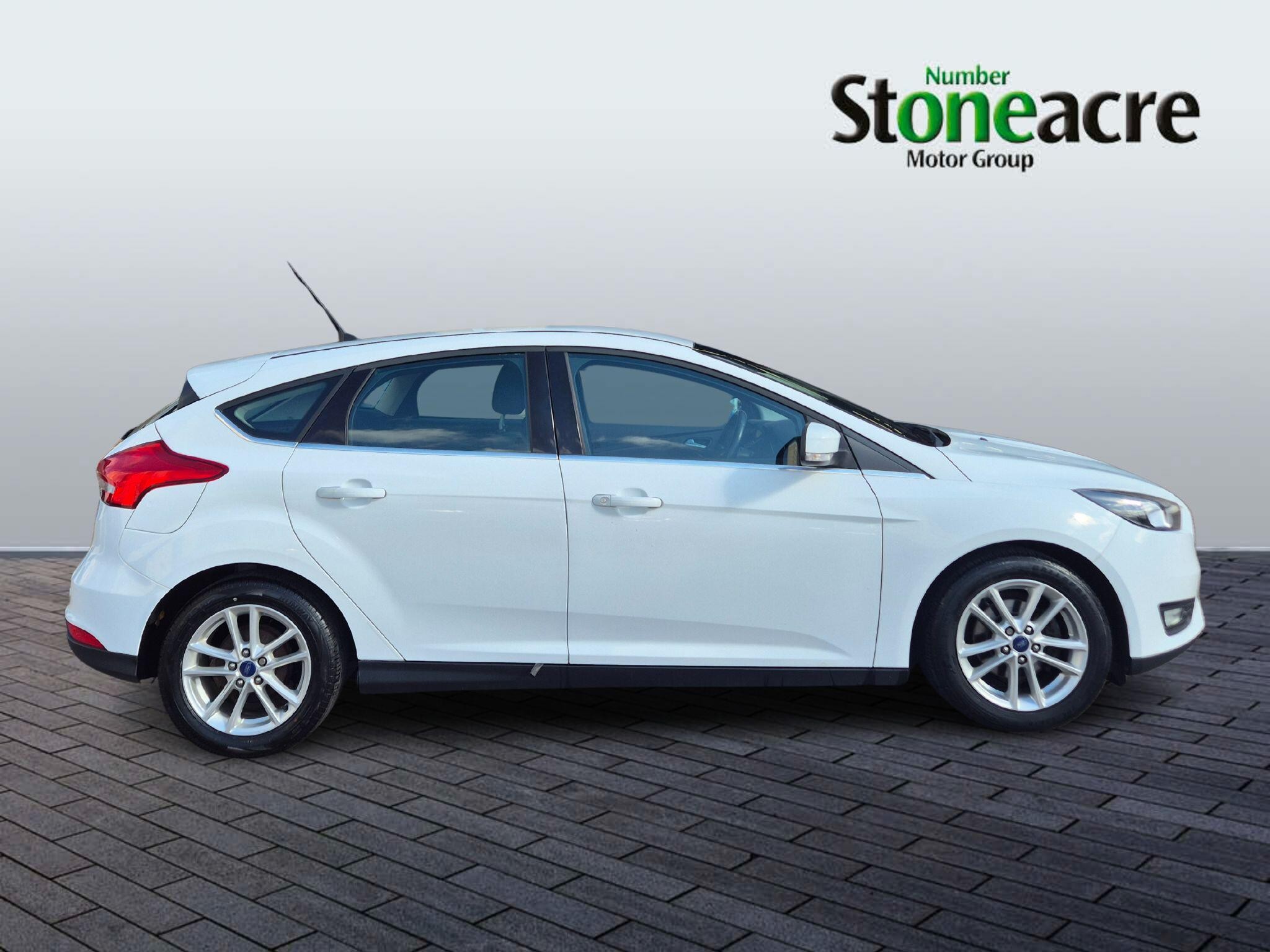 Ford Focus Image 2