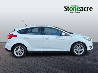 Ford Focus 1.5 TDCi Zetec Euro 6 (s/s) 5dr CN66XMU Image 2
