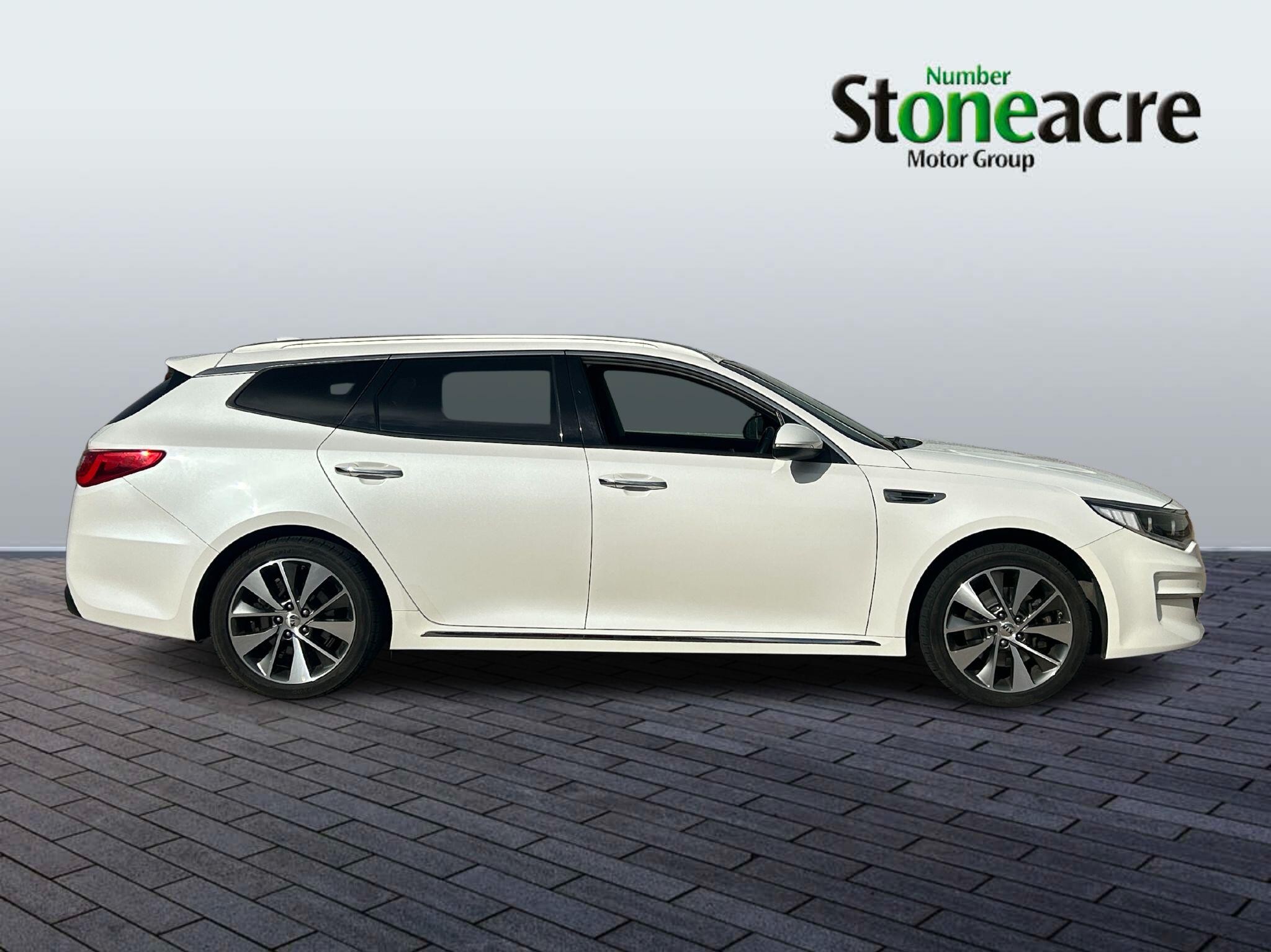 Kia Optima Image 2