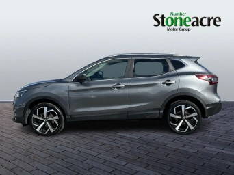 Nissan Qashqai 1.3 DiG-T 160 Tekna 5dr DCT FY70OVV Image 2