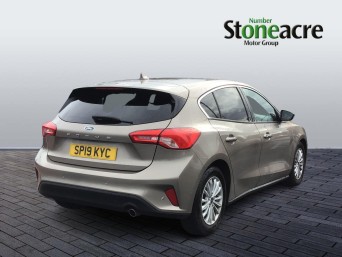 Ford Focus 1.0 EcoBoost 125 Titanium 5dr SP19KYC Image 3