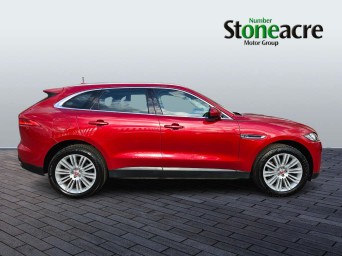 Jaguar F-Pace 2.0 D180 Portfolio Auto AWD Euro 6 (s/s) 5dr WJ66EXC Image 2