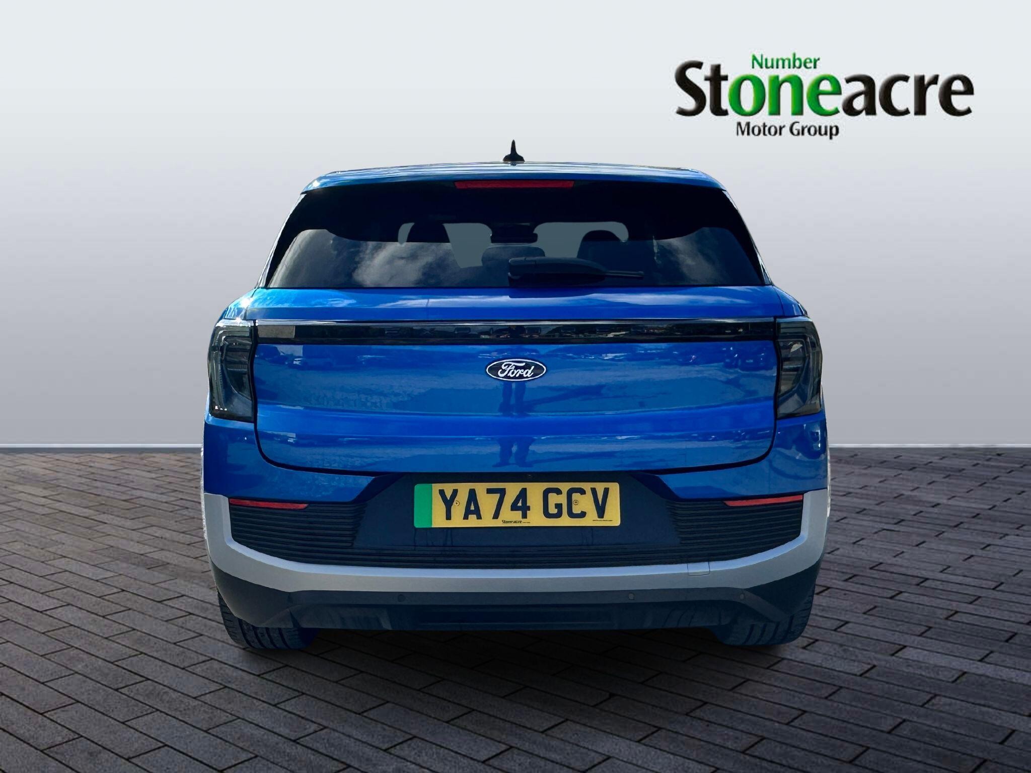 Ford Explorer Image 3