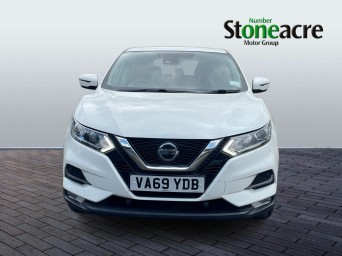 Nissan Qashqai 1.3 DiG-T Acenta Premium 5dr VA69YDB Image 2