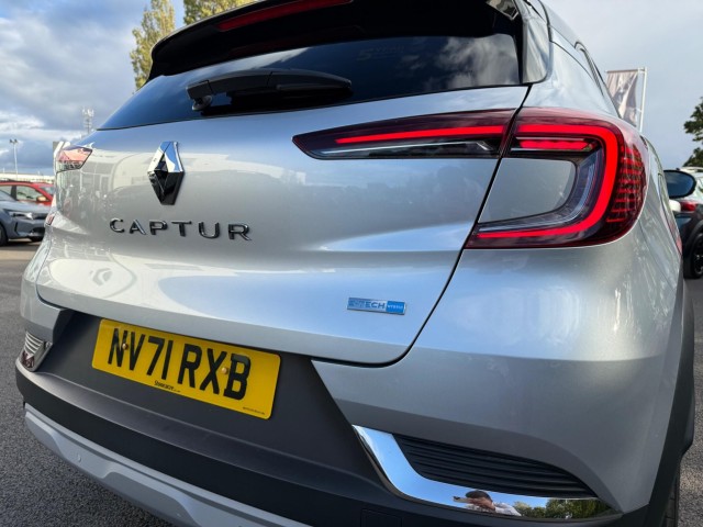 Renault Captur 1.6 E-TECH S Edition Auto Euro 6 (s/s) 5dr NV71RXB Image 1