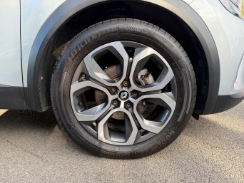 Renault Captur 1.6 E-TECH S Edition Auto Euro 6 (s/s) 5dr NV71RXB Image 3