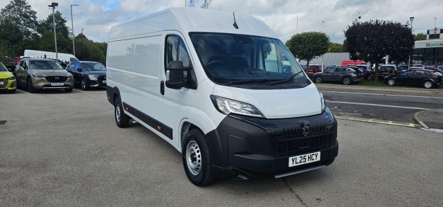 Peugeot Boxer 2.2 BlueHDi 435 Professional Manual L4 H2 Euro 6 (s/s) 5dr YL25HCY Image 1