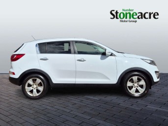 Kia Sportage 1.7 CRDi EcoDynamics 2 2WD Euro 5 (s/s) 5dr YK13OEB Image 2