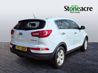 Kia Sportage 1.7 CRDi EcoDynamics 2 2WD Euro 5 (s/s) 5dr YK13OEB Image 3