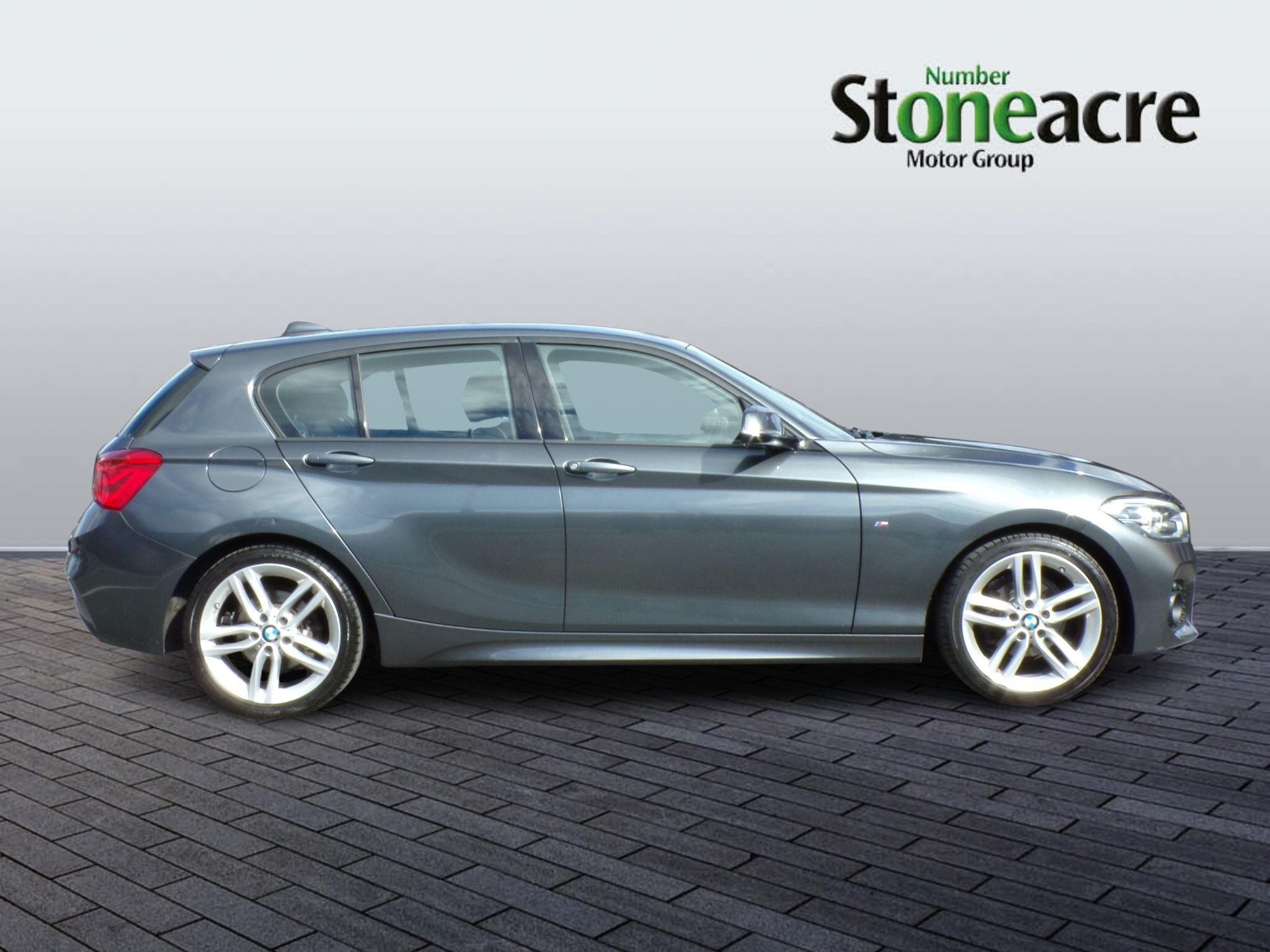 BMW 1 Series Image 2