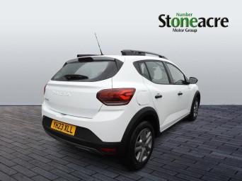 Dacia Sandero Stepway 1.0 TCe Essential Euro 6 (s/s) 5dr YH23XLL Image 3