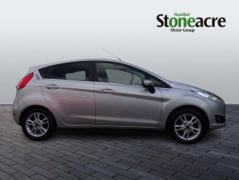 Ford Fiesta 1.6 Zetec Powershift Euro 5 5dr FH14SYU Image 2