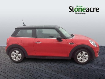 MINI Hatch 1.5 Cooper II 3dr MD68YRW Image 2