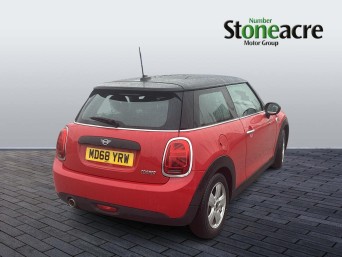 MINI Hatch 1.5 Cooper II 3dr MD68YRW Image 3