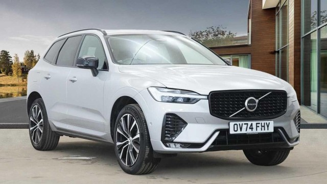 Volvo XC60 Plus Dark B5 (250 hp) OV74FHY Image 1