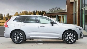 Volvo XC60 Plus Dark B5 (250 hp) OV74FHY Image 2