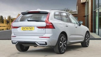 Volvo XC60 Plus Dark B5 (250 hp) OV74FHY Image 3