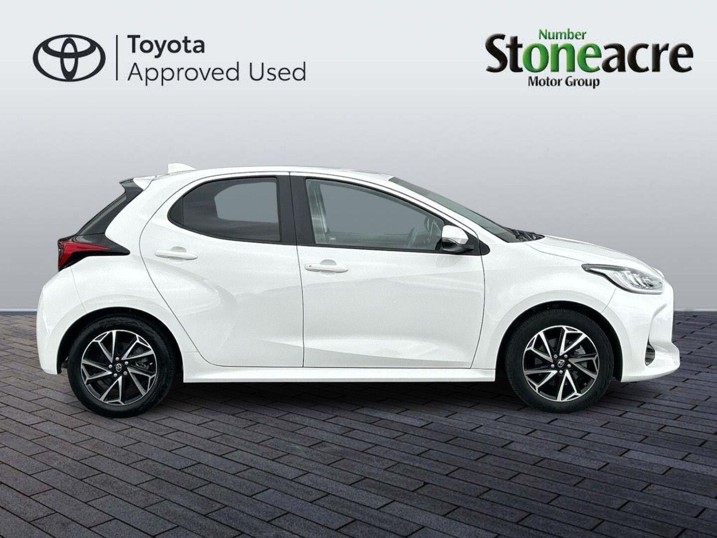 Toyota Yaris Image 2