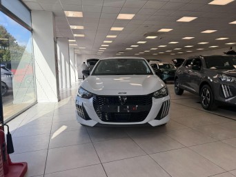 Peugeot 208 1.2 PureTech Style Euro 6 (s/s) 5dr null Image 2