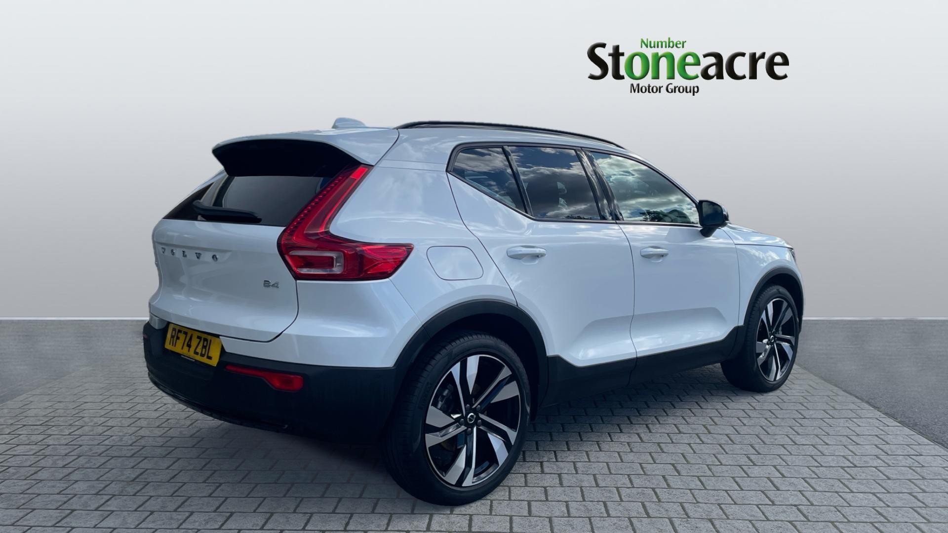 Volvo XC40 Image 2
