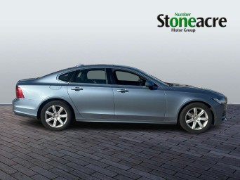 Volvo S90 2.0 D4 Momentum 4dr Geartronic YV68ULU Image 2