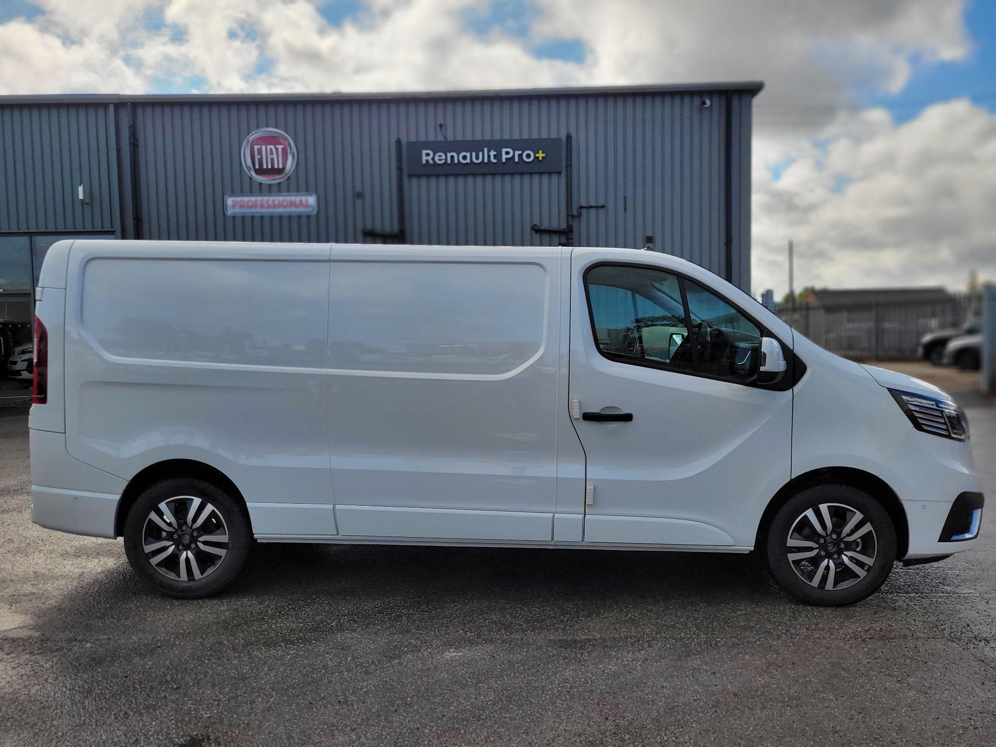 Renault Trafic Image 2