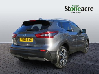 Nissan Qashqai 1.3 DiG-T N-Connecta 5dr FY68AWX Image 3