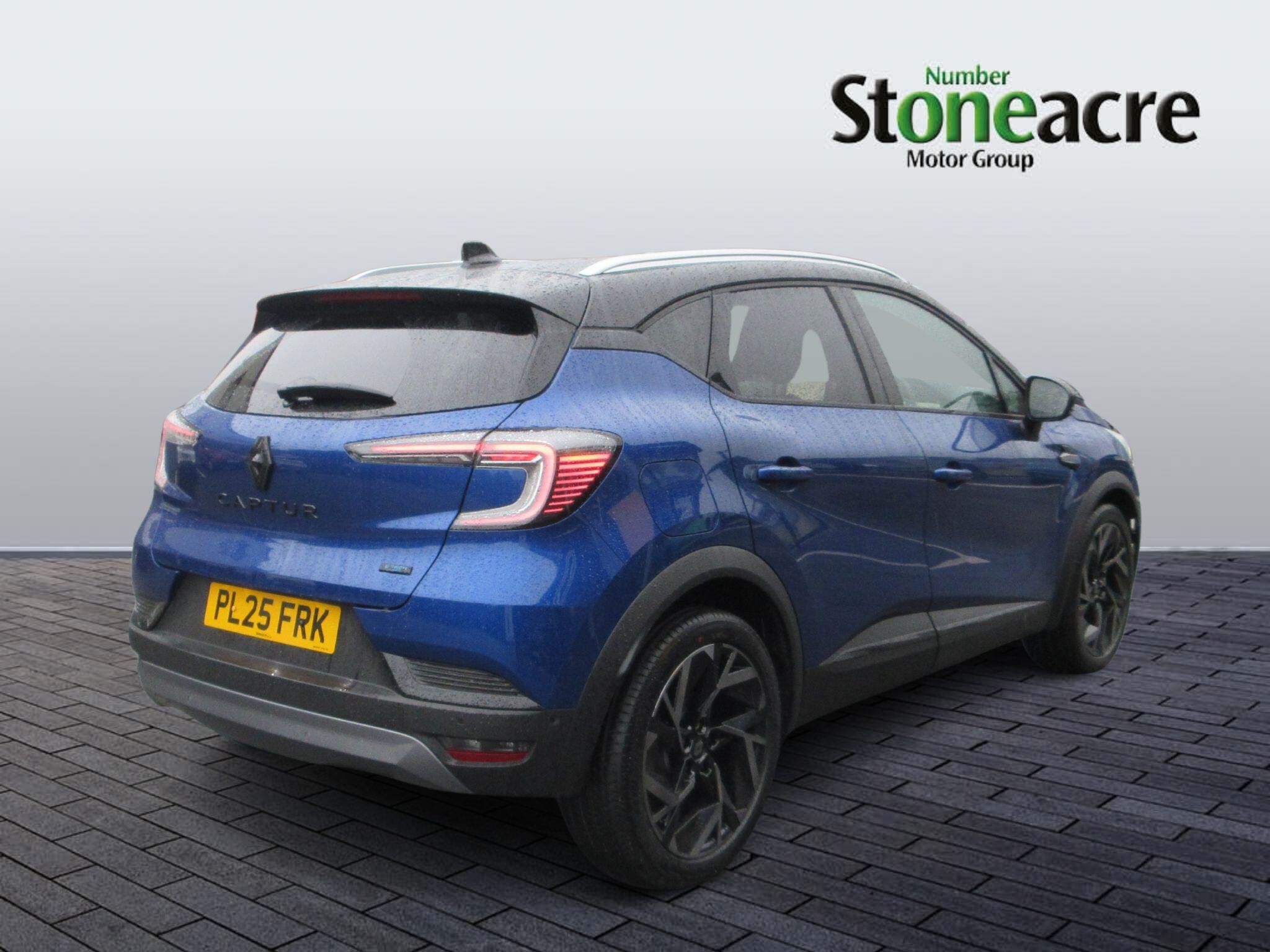 Renault Captur E-Tech Image 3