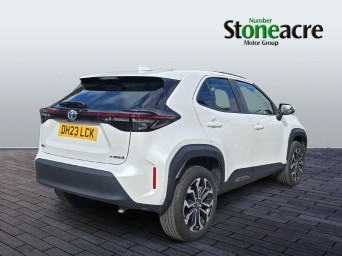 Toyota Yaris Cross 1.5 Hybrid Design 5dr CVT DH23LCK Image 3