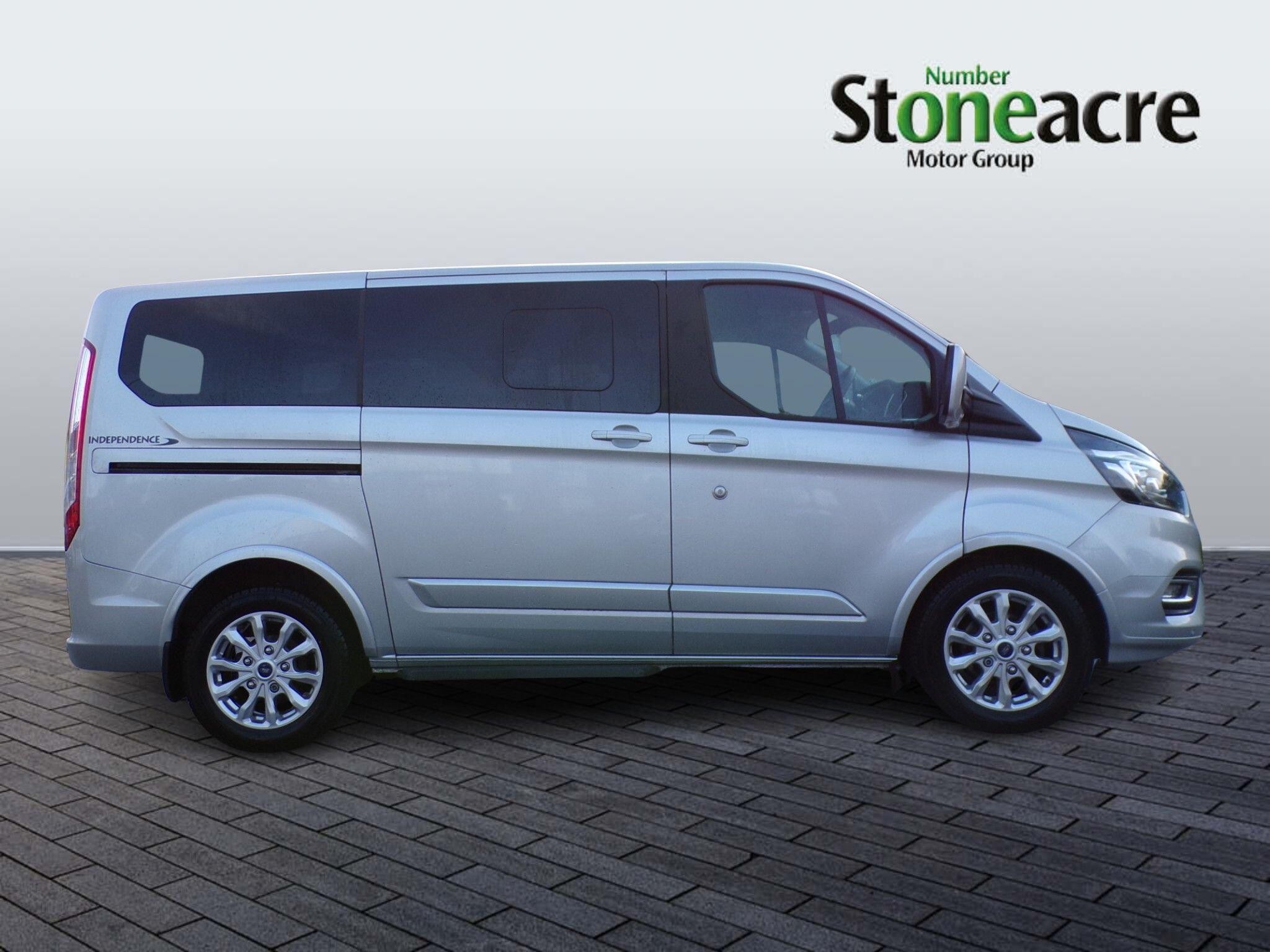 Ford Tourneo Custom Image 2