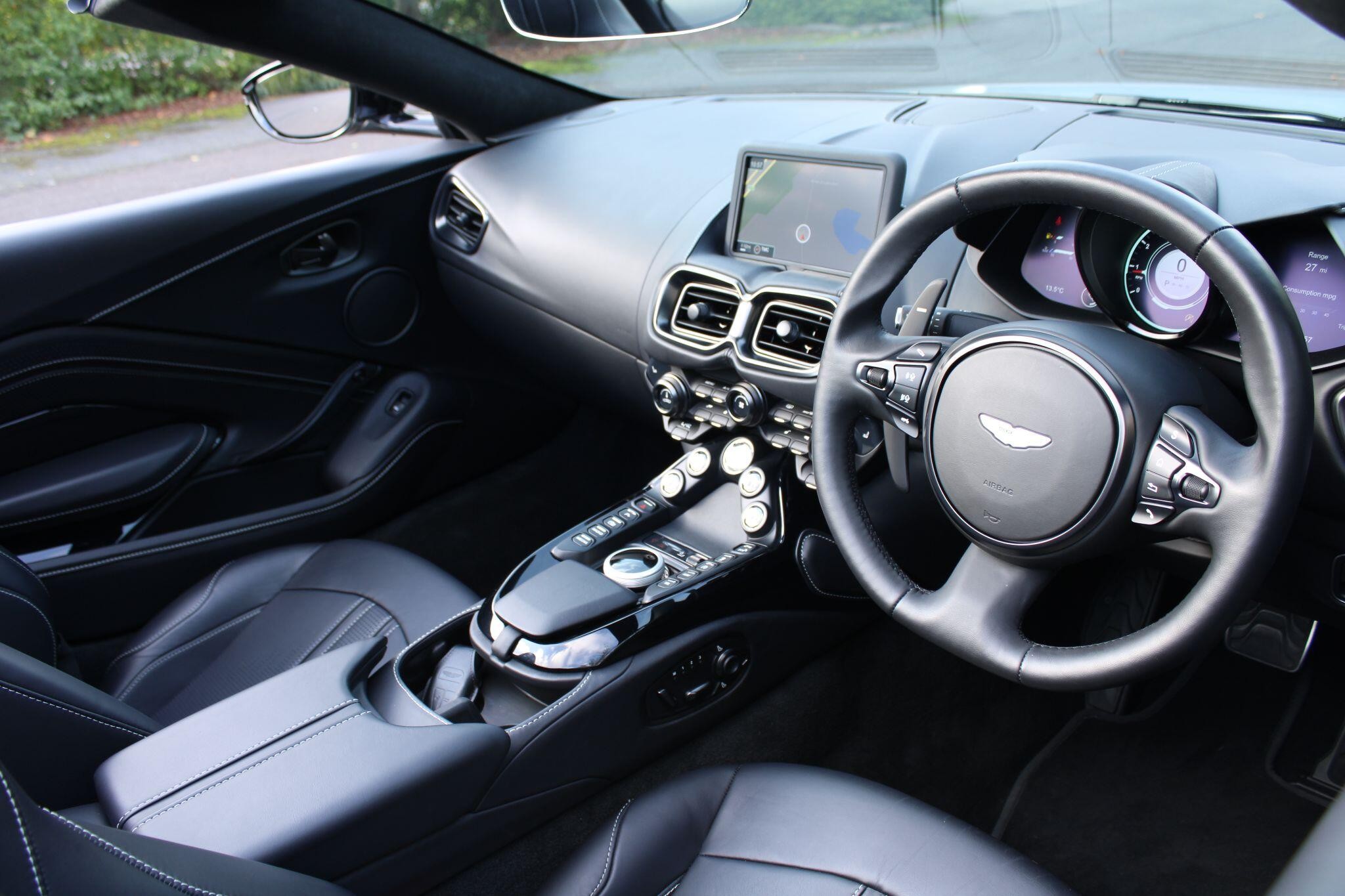 Aston Martin Vantage Roadster Image 3