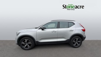 Volvo XC40 2.0 B4 MHEV Plus DCT Auto AWD Euro 6 (s/s) 5dr YK72BDO Image 3