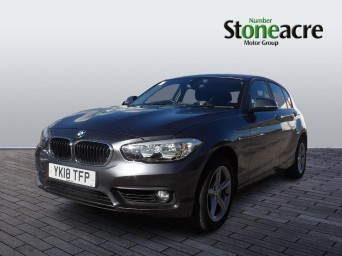 BMW 1 Series 2.0 118d SE Euro 6 (s/s) 5dr YK18TFP Image 3