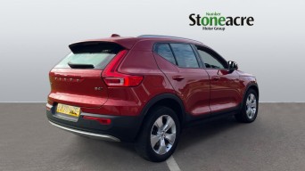 Volvo XC40 Momentum, B4 AWD mild hybrid KV70OZE Image 2