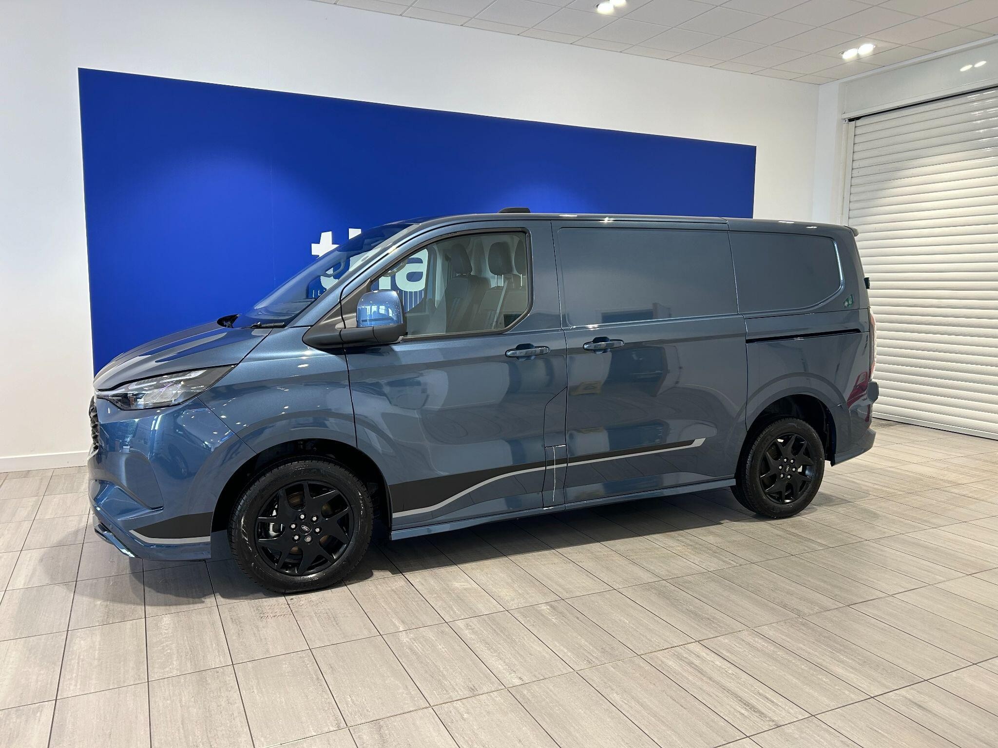 Ford Transit Custom Image 2
