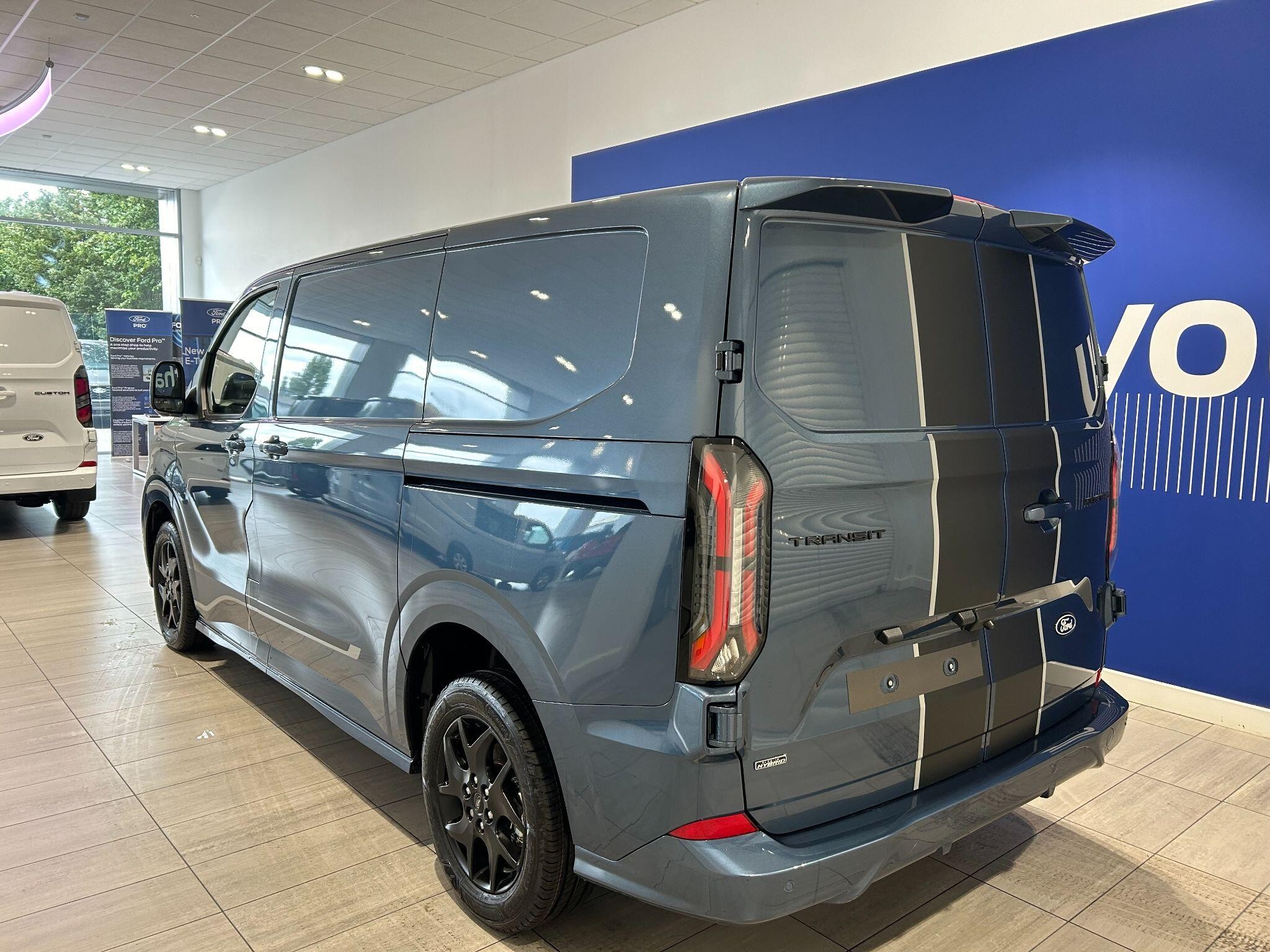 Ford Transit Custom Image 3