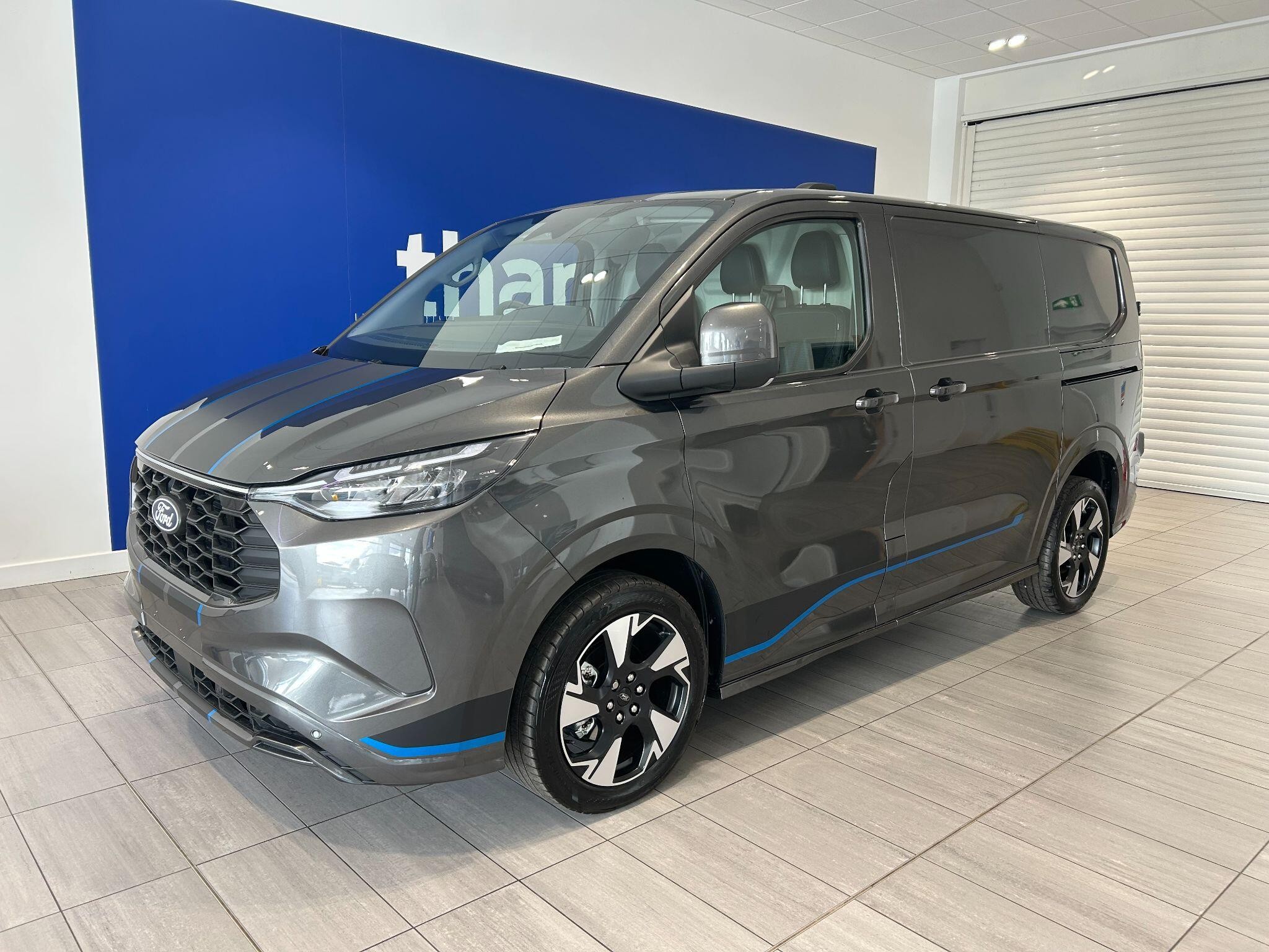 Ford Transit Custom Image 3