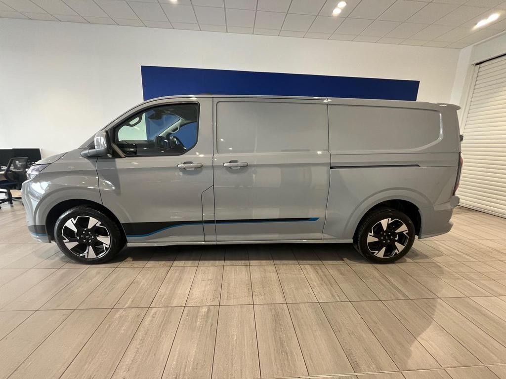 Ford Transit Custom Image 2